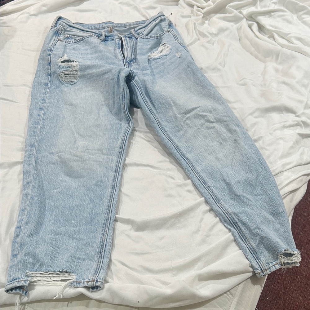 American Eagle Outfitters Light Blue Distressed Boyfriend Jeans
